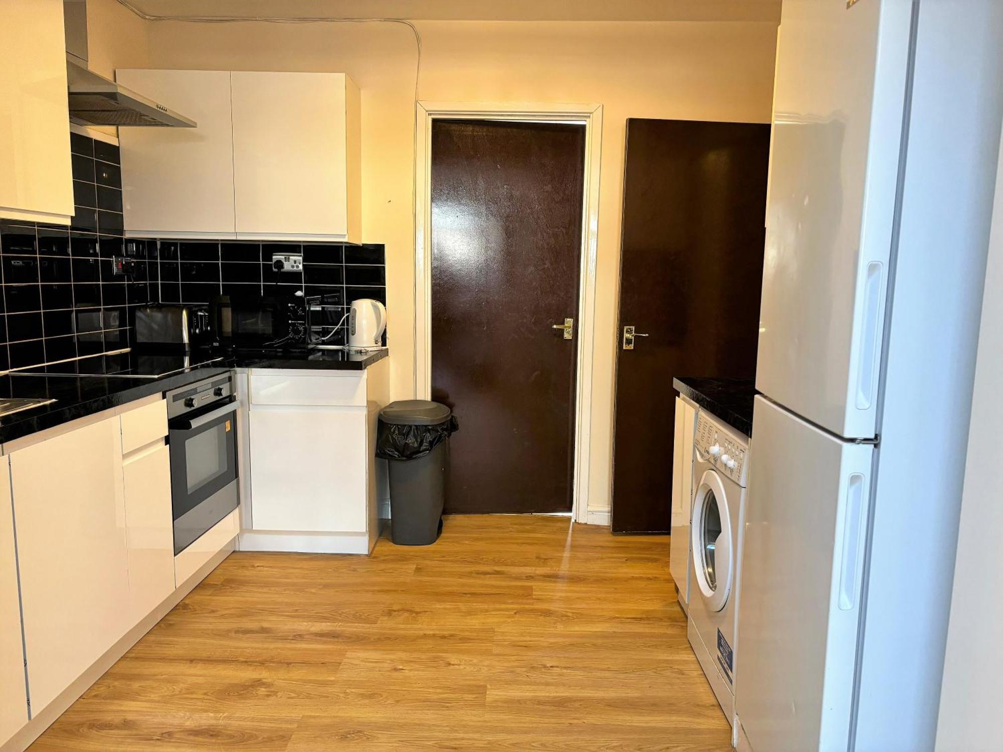 London Deluxe 6 Bedroom House Dagenham Bagian luar foto